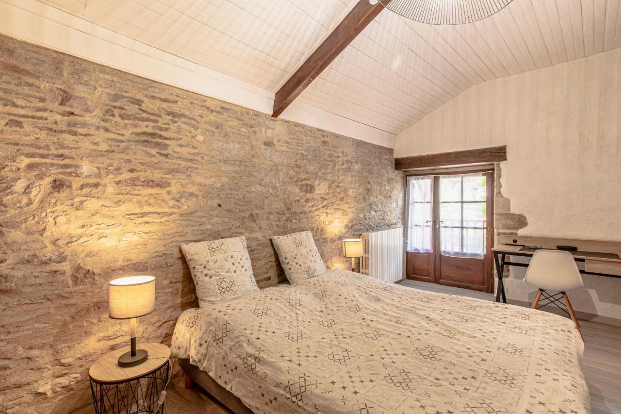 Maison En Pierres Au Coeur Du Village Medieval De Villeneuve Экстерьер фото