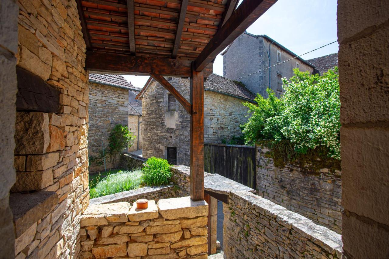 Maison En Pierres Au Coeur Du Village Medieval De Villeneuve Экстерьер фото